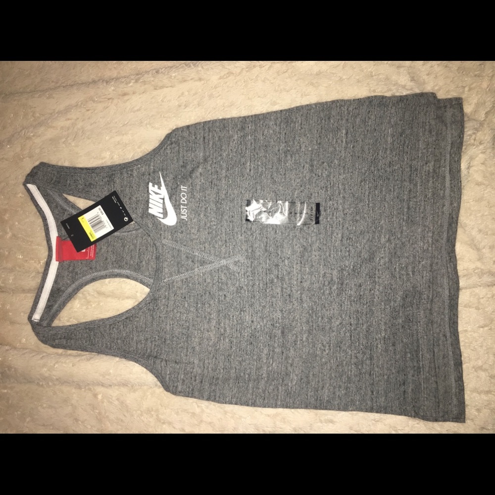Nike tank